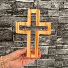 Cargar imagen en el visor de la galería, Mini Cruces de Madera para Recuerdo de Eventos
